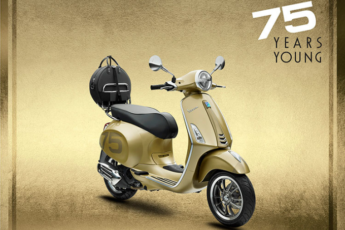 nn-061634_462.jpg Vespa Primavera 125cc phiên bản kỷ niệm 75 năm ngày thành lập.