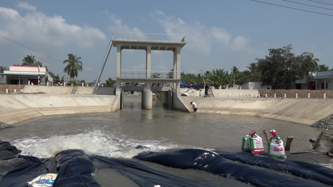 15130272bom_nuoc_cuu_lua-151303.png Gò Công Tây huy động cả hệ thống chính trị vào cuộc ứng phó hạn, mặn.