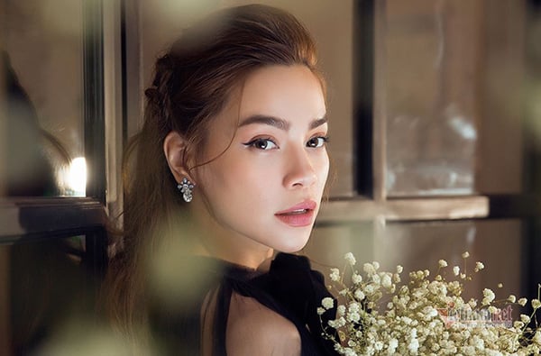 ho-ngoc-ha-1533_20200316_385.jpg Ca sĩ Hồ Ngọc Hà cũng quyên góp 1 tỷ đồng. Ảnh: NVCC.