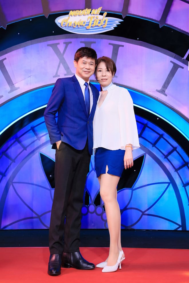 thaichauvavo1_muwc-2204_20200316_432.jpg Thái Châu tuổi 70 vẫn phong độ bên vợ. Ảnh: NNVC.