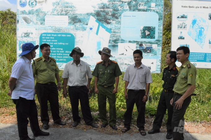 Cao điểm mùa khô là thời điểm những cán bộ kiểm lâm phải căng sức giữ rừng, vừa chống chống cháy rừng, vừa ngăn chặn những kẻ vào rừng săn bắt động vật hoang dã. Ảnh: Trung Chánh.