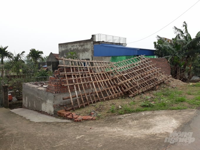 Công trình của gia đình ông Bùi Huy Lễ - Bí thư Đảng ủy xã Thành Lợi vi phạm Luật Đê điều. Ảnh: Mai Chiến.