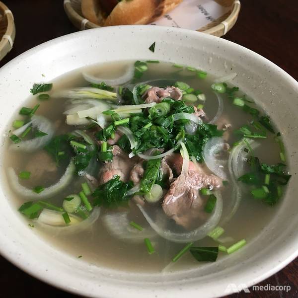 Phở bò ở Tuckshop. Ảnh: Denise Tan.