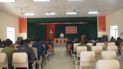 22370248hop-trien-xay-dung-ntm-kieu-mau-223702.jpg Một cuộc họp triển khai công tác xây dựng NTM.