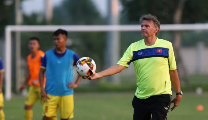 gian-nan-giac-mo-u20-world-cup-0643_20200513_595.jpg HLV Troussier đặt chỉ tiêu giành vé dự U20 World Cup 2021. Ảnh: VFF.