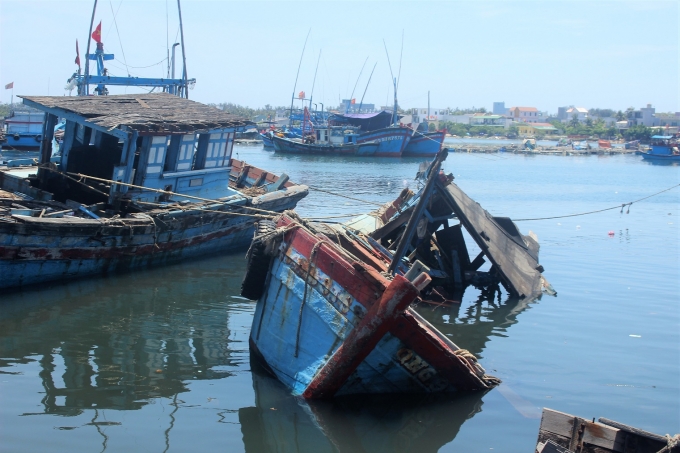 anh-5-1711_20200601_213.jpg Nhiều tàu cá đã mục nát, rệu rã. Ảnh: L.K.