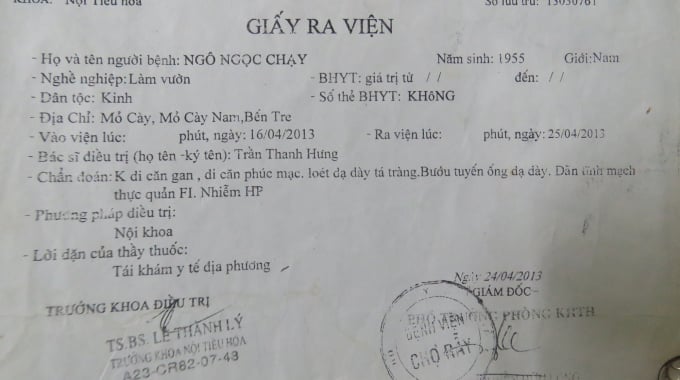 5-2012_20200611_85.jpg Ông Chín Chạy còn lưu giữ Giấy ra viện với chẩn đoán: 'K di căn gan…'. Ảnh: T.Phùng.