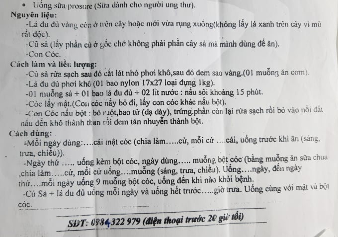 6-2012_20200611_479.jpg Bài thuốc được bà Mộng in ra hướng dẫn cho mọi người cần đến. Trên đó có ghi cả số điện thoại. Ảnh: T.Phùng