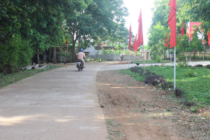 12114178duong_gtnt_xa_nghia_thanh_hau_het_da_duoc_be_tong_hoa_phong_quang_sach_se-121141.jpg Đường giao thông nông thôn xã Nghĩa Thành hầu hết đã được bê tông hóa, phong quang, sạch sẽ.