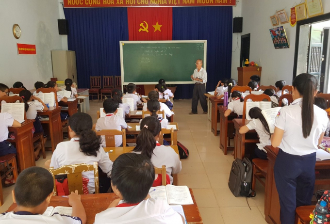 2-1231_20200706_114.jpg Các học sinh học trong nhà văn hóa thôn Xuân Lạc 1. Ảnh: KS.