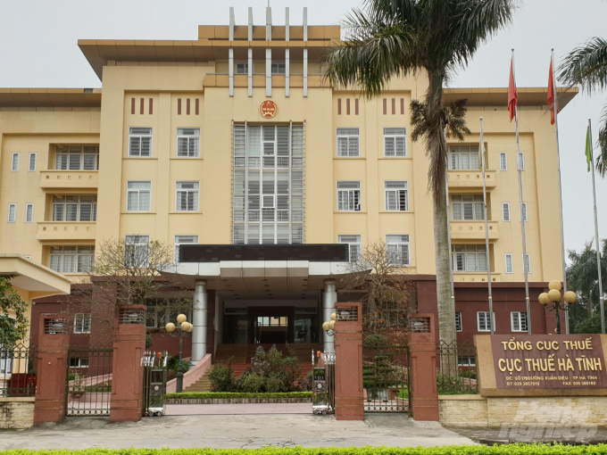 cuc-truong-cuc-thue-ha-tinh-suc-khoe-yeu-van-tham-quyen-co-vi-144635_20200319_159-0918_20200916_449.jpg Cục thuế Hà Tĩnh đang thực hiện giám định việc chấp hành pháp luật về thuế đối với Công ty thiết bị y tế Hà Tĩnh theo yêu cầu của Cơ quan điều tra, Công an tỉnh Hà Tĩnh. Ảnh: Thanh Nga.