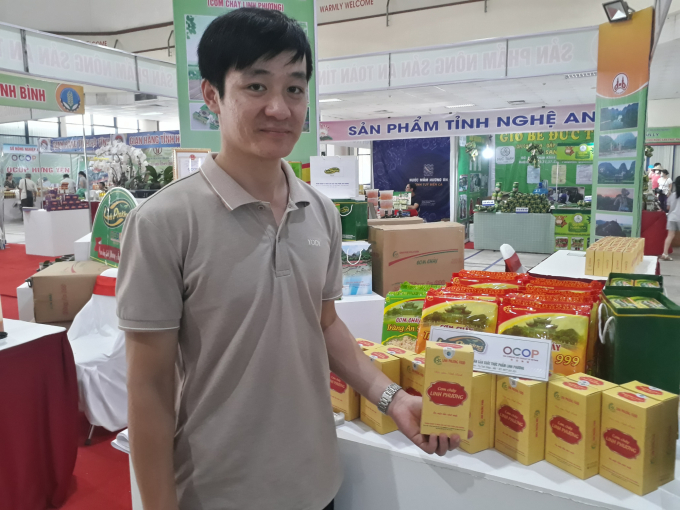 Tại Trung tâm xúc tiến Thương mại (Bộ NN-PTNT), các sản phẩm của 20 tỉnh thành phố trong cả nước sẽ mang đến cho người tiêu dùng nhiều mặt hàng nông sản đa dạng: Nhung hươu Hương Sơn, cơm cháy Ninh Bình, chuối ngự Đại Hoàng, măng Tuyên Quang, miến Bắc Kạn, nếp Tú Lệ, nấm lim xanh Quảng Nam, sâm tươi Ngọc Linh; bò 1 nắng Phú Yên, ruốc tôm, chả mực Hạ Long, chả cá thát lát Hậu Giang, hạt điều Bình Phước, nước mắm sá sùng Cái Rồng…