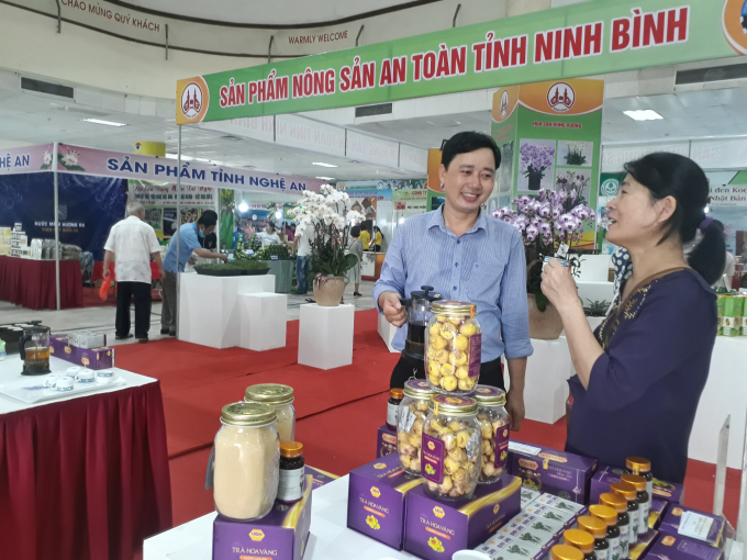 Ngoài ra, người dân tìm hiểu sâu hơn các sản phẩm hàng hóa và sản phẩm dịch vụ có nguồn gốc từ địa phương, hoặc được thuần hóa, đặc biệt là đặc sản vùng, miền, trên cơ sở khai thác lợi thế so sánh về điều kiện sinh thái, văn hóa, nguồn gen, tri thức và công nghệ địa phương.