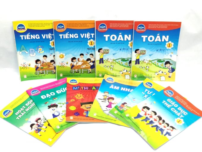 chan-troi-2-1024x768-0713_20201027_797.jpg Bộ SGK lớp 1 'Chân trời sáng tạo' được ngành giáo dục TP.HCM lựa chọn giảng dậy trong năm học 2020-2021. Đây là bộ sách được đánh giá là có từ ngữ, hình ảnh gần gũi với học sinh TP.HCM, khắc phục được khuyết điểm của bộ SGK hiện hành có quá nhiều phương ngữ miền Bắc.