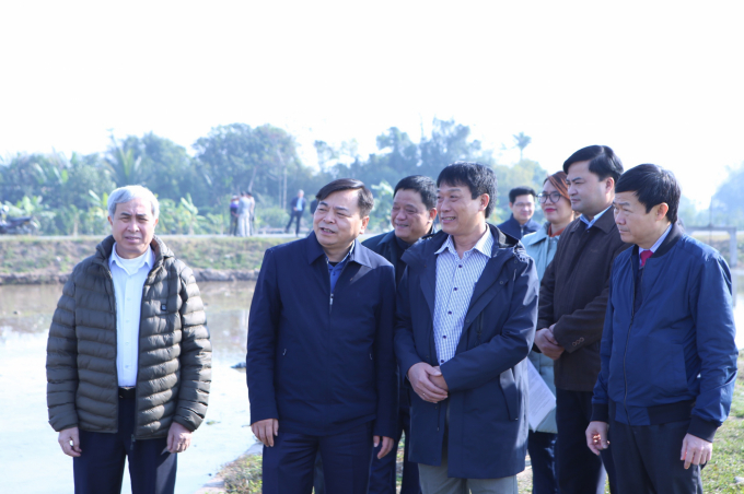 1-1534_20210113_629.jpg Đoàn công tác của Bộ NN-PTNT kiểm tra công tác lấy nước đổ ải tại huyện Vụ Bản (Nam Định). Ảnh: Minh Phúc.