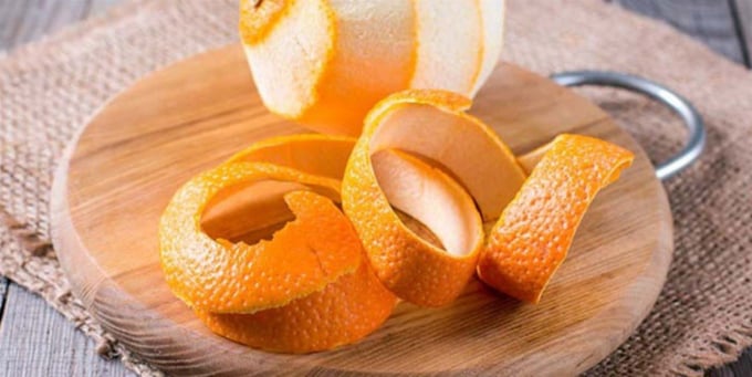 Tinh dầu của vỏ cam quýt làm giảm cảm giác buồn nôn.