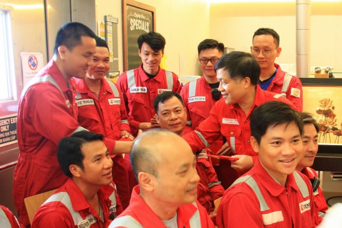 daukhi2-1148_20210203_755.jpg Không khí đón tết sớm trên giàn HT-PQP.