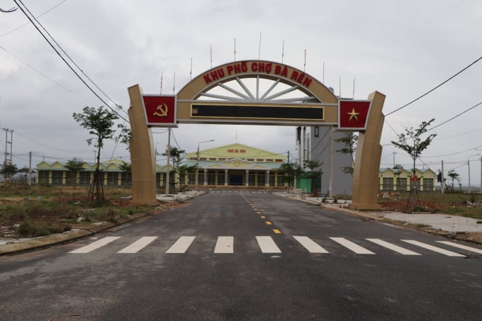 z2375432669300_e095be50574c1d612336d952be8ab98e-1624_20210312_61.jpg Khu phố chợ Bà Rén bắt đầu xây dựng từ cuối tháng 5/2018, dự kiến sẽ hoàn thành sau 12 tháng với vốn đầu tư gần 63 tỷ đồng. Ảnh: L.K.