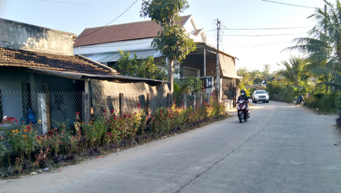 17450824hoc-1-174508.jpg Đường vào thôn 9 hóc. Ảnh: MHN