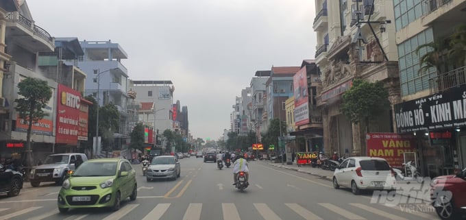 sot-dat-4-051153_219.jpg Khu vực trung tâm thị trấn Núi Đèo, huyện Thủy Nguyên, giá đất mặt đường lớn, đất thổ cư đang được rao bán không dưới 100 triệu/1m2. Ảnh: Đinh Mười.