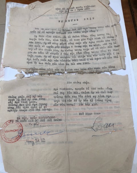 h6-1918_20210417_219.jpg Chứng nhận của ông Ngô Minh Loan về công lao của cụ Trần Đình Khánh trong việc xây dựng Chiến khu Vần - Hiền Lương.