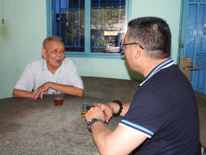 dscn0109-1808_20210418_6.jpg Ông Tư Mỏi đang kể lại hồi ức những ngày chiến đấu dưới lòng đất ở địa đạo Tam giác sắt. Ảnh: Trần Trung.