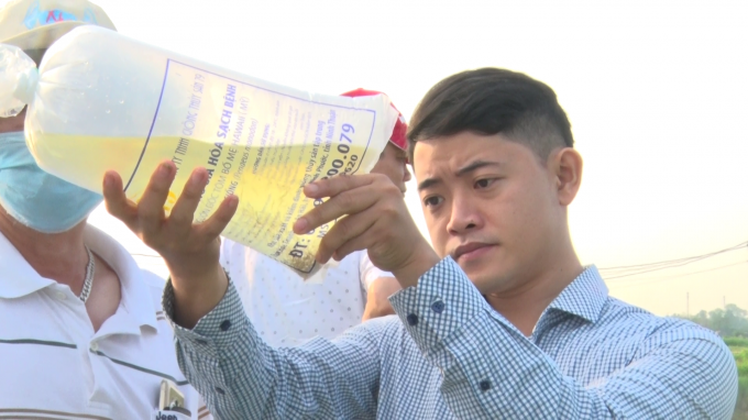 13001139kiem_tra_giong_tom_truoc_khi_tha_nuoi-130011.png Mô hình sẽ là điểm thăm quan, học tập về công nghệ nuôi tôm sú thâm canh cho người dân địa phương. Ảnh: PVT.