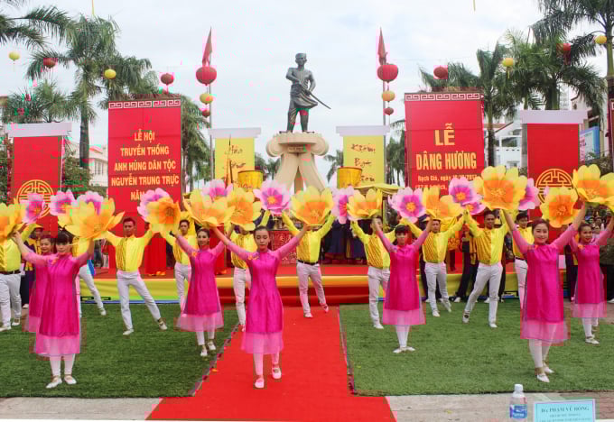 z2492207023822_739f9d7ff6550623a76d7c21b151fa50-1809_20210515_99.jpg Lễ hội truyền thống Anh hùng Dân tộc Nguyễn Trung Trực, thời gian 26-28/9 hằng năm tại thành phố Rạch Giá. Ảnh: Đào Chánh.