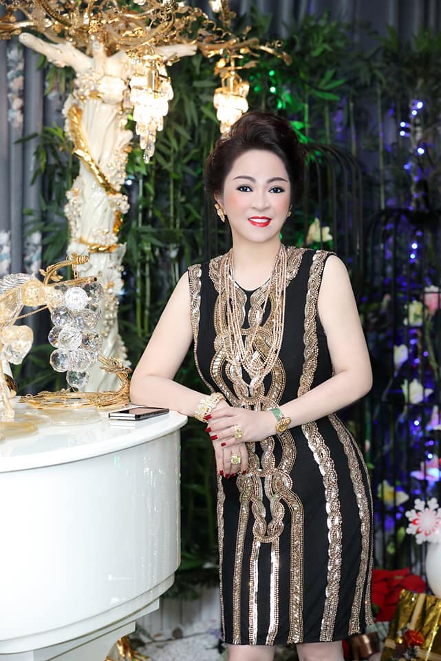 1-phuong-hang-0744_20210525_291.jpg Doanh nhân Nguyễn Phương Hằng liên tục tung clip nhắm vào giới nghệ sĩ.
