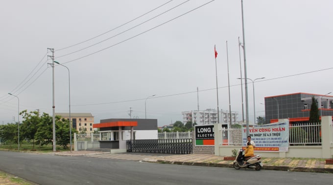 Một góc khu công nghiệp bờ trái Sông Đà. 