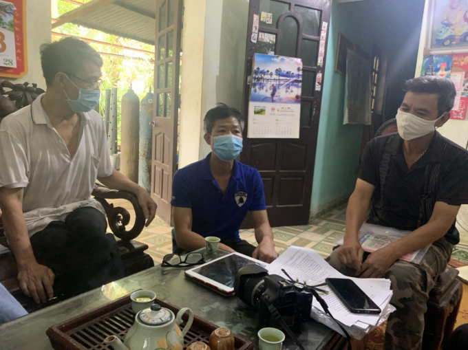 Ông Lê Văn Xuân, Ông Lê Hùng Dũng, Ông Trần Đức Phụ là những hộ dân thuộc diện giải tỏa trao đổi với phóng viên. 