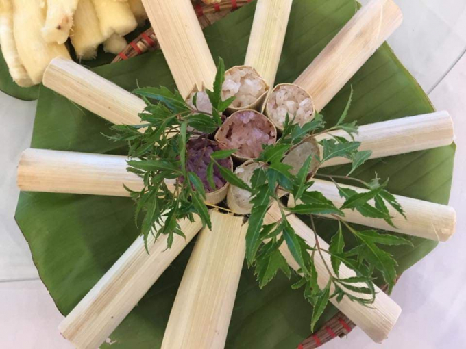 Cơm lam, một đặc sản ở Chợ Chu. Ảnh: Thế Lượng.