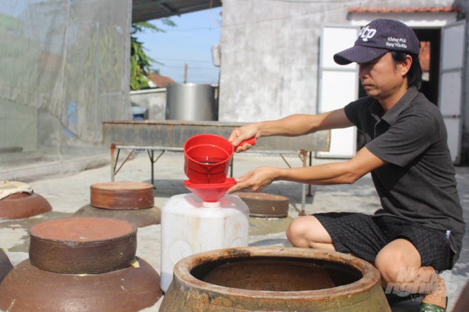 watermark_nuoc-mam-ninh-cuong-1-0820_20210806_763.jpg Trung bình, mỗi năm cơ sở cung ứng ra thị trường gần 25.000 lít nước mắm nguyên chất: An Lãng.