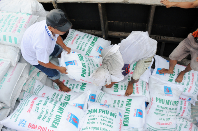 6 tháng đầu năm, trong khi nhập khẩu phân bón chỉ tăng 15%, trong khi xuất khẩu tăng tới 44,7%. Ảnh. LHV.