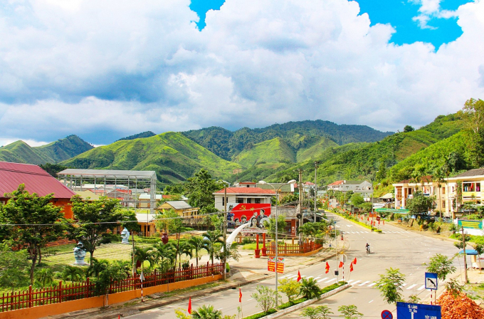 z2674590684833_e0c6d72a273a1f51135a6e5207dc6100-2359_20210814_627.jpg Huyện miền núi Đông Giang (Quảng Nam) đang đổi thay từng ngày. Ảnh: L.K.