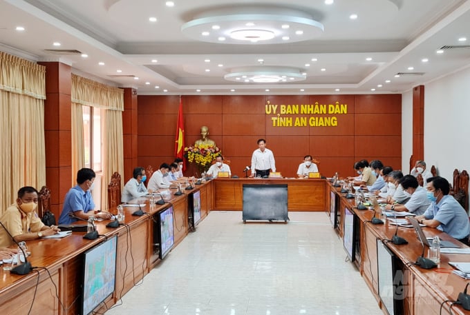 watermark_726bc11bab315d6f0420-1631_20210908_470.jpg UBND tỉnh An Giang tổ chức hội nghị định hướng hoạt động Tổ phản ứng nhanh cấp xã hỗ trợ thu hoạch, vận chuyển, thu mua nông sản. Ảnh: Lê Hoàng Vũ.