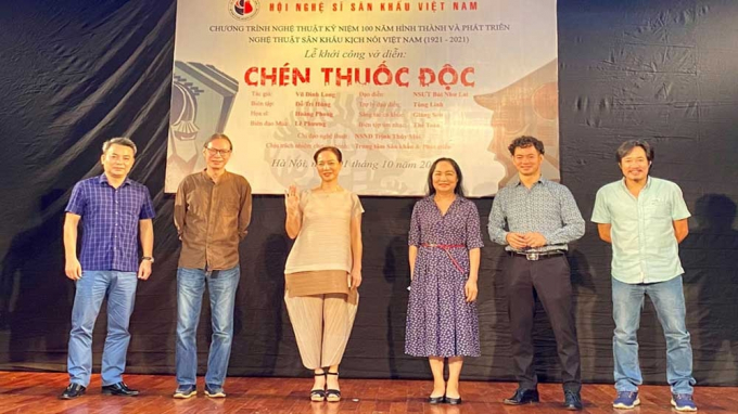 5206_20211001160426-vh1-1459_20211004_117.jpg Ê-kíp thực hiện vở kịch 'Chén thuốc độc'.