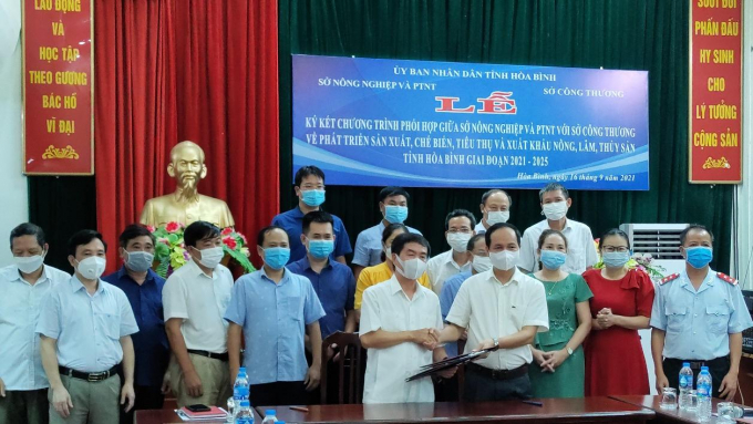 Ngành NN-PTNT và Công thương tỉnh Hòa Bình sẽ tăng cường phối hợp trong công tác liên quan tới sản xuất, chế biến, tiêu thụ nông sản. Ảnh: Phương Thúy.