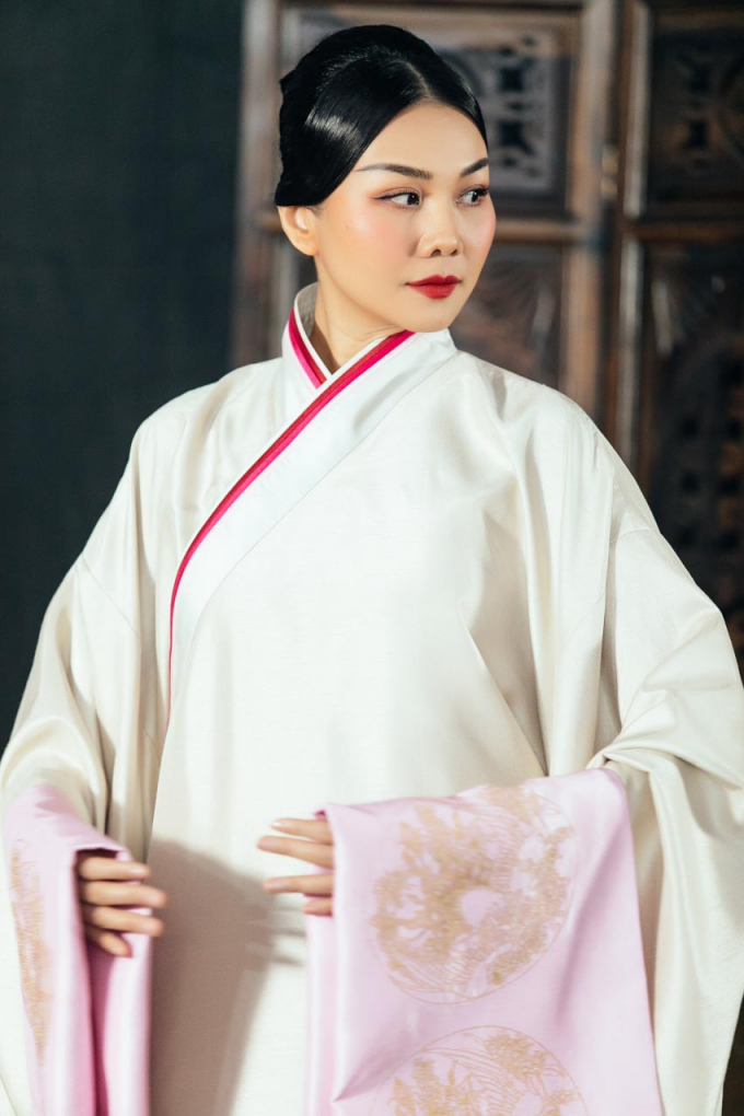 1-thu-vai-1525_20211115_515.jpg Siêu mẫu Thanh Hằng thử vai Thái hậu Dương Vân Nga.