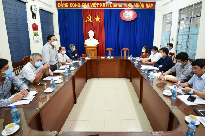 khanh-hoa-day-manh-nuoi-bien-cong-nghe-cao-de-nang-gia-tri-kinh-te-1642_20211115_687.jpg Giám đốc Sở NN-PTNT Khánh Hòa Lê Tấn Bản chia sẻ về các chương trình hợp tác với Giám đốc TTKNQG Lê Quốc Thanh. Ảnh: Tùng Đinh.