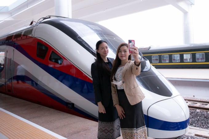 616cdf99a310cdd3d813f64b-1040_20211202_526.jpeg Đường sắt cao tốc Lào- Trung có thể đạt vận tốc 160 km/h với tàu khách và 120km/h đối với tàu chở hàng hóa nông sản. Ảnh: Chinadaily