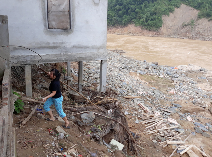 watermark_20181004_085257-1322_20211219_407.jpg Khẩn trương sơ tán, di dời dân sinh sống ở những vùng thiếu an toàn là phương án được chú trọng hàng đầu. Ảnh: Việt Khánh.