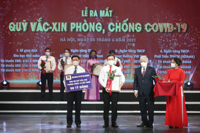 Agribank ủng hộ 60 tỷ đồng cho quỹ vacxin phòng, chống Covid-19. Ảnh: NH.