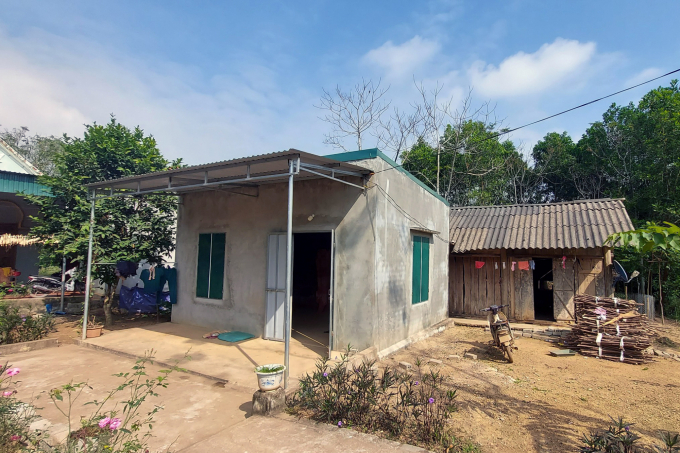 Căn nhà tình nghĩa của mẹ con bà Nghinh được xây trên mảnh đất mượn người cháu ruột. Ảnh: VD.