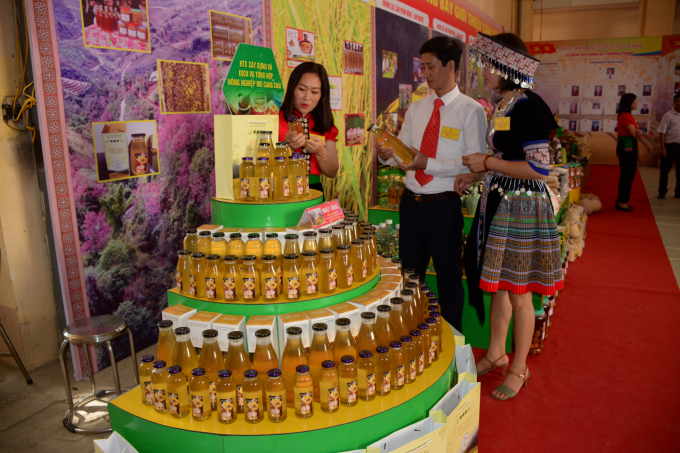 Mật ong Mù Cang Chải, sản phẩm OCOP 3 sao của tỉnh Yên Bái. Ảnh: Thái Sinh.