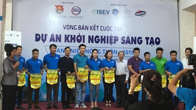 Năm 2019, mô hình phát triển trang trại theo hướng sinh thái thuận tự nhiên của anh đã lọt vào vòng Chung kết cuộc thi 'Dự án khởi nghiệp sáng tạo năm 2019' tại Hà Nội. Ảnh: TL.