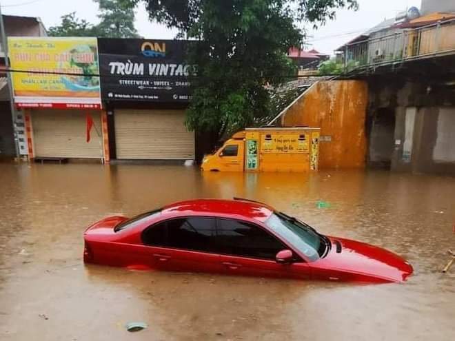 Nhiều khu vực trên địa bàn tỉnh Lạng Sơn bị ngập sâu do mưa lớn những ngày qua. Ảnh: NNVN.