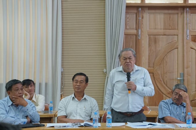 PGS.TS Nguyễn Minh Châu (đứng), nguyên Viện trưởng Viện Cây ăn quả miền Nam đóng góp nhiều ý kiến cho phát triển KH-CN trong lĩnh vực cây ăn quả. Ảnh: Nguyễn Thủy.