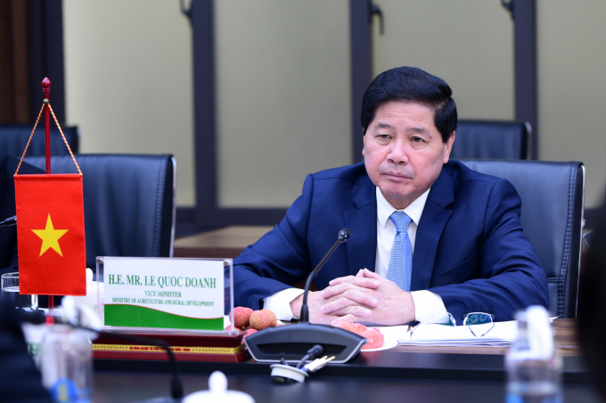 jason-5-1257_20220630_780.jpg Thứ trưởng Lê Quốc Doanh trao đổi về nhiều vấn đề mà 2 nước cùng quan tâm trong lĩnh vực nông nghiệp. Ảnh: Tùng Đinh.