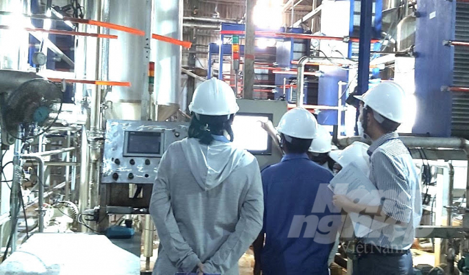 Đánh giá trực tiếp các tiêu chí Hàng Việt Nam Chất lượng cao - Chuẩn hội nhập tại nhà máy Sầm Nhứt. Ảnh: T. Quỳnh.